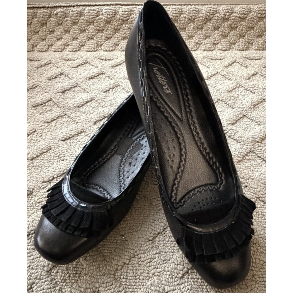 Trotters Black Wedge Ballet Shoes  Womens Size 8.5‎
